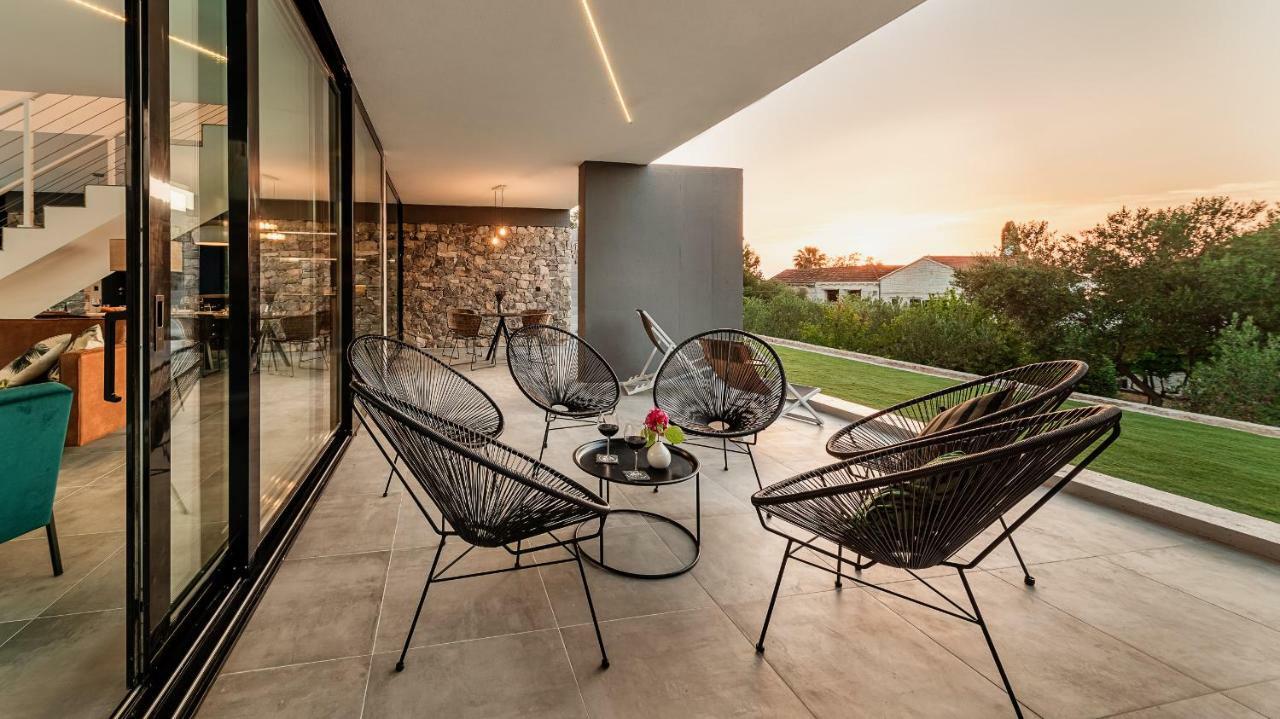 Villa Petra Sutivan Exterior photo